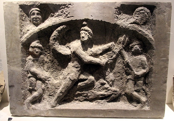 Mithrasstein mit der Opferungsszene aus der Rue du Schnokeloch