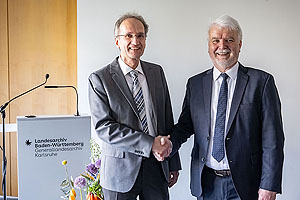 Dr. Martin Stingl (links) und Prof. Dr. Wolfgang Zimmermann (rechts) beim Festakt anlässlich des Amtswechsels im Generallandesarchiv Karlsruhe.