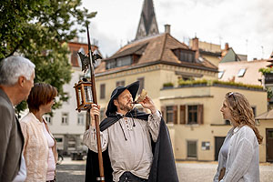 Konstanz, Altstadtführung mit Nachtwächter auf dem Münsterplatz. Foto MTK Leo Leister.