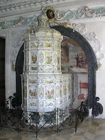 Schloss Salem, Sommerrefektorium, Fayence-Ofen