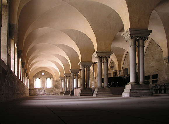 Laienrefektorium, der Speisesaal der Laienbrüder