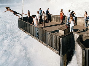 Michael Lio: Rheinfall mit Kanzel und Springer, 2005. Museum zu Allerheiligen Schaffhausen, Sturzenegger-Stiftung. © Fotografie: Michael Lio / Museum zu Allerheiligen, Schaffhausen