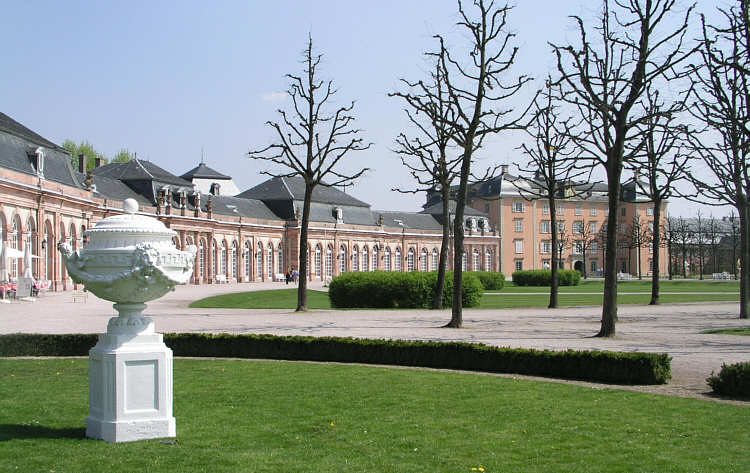 Schwetzingen, Zirkelbauten im Schlossgarten
