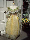 Biedermeierkleid im Blumendekor