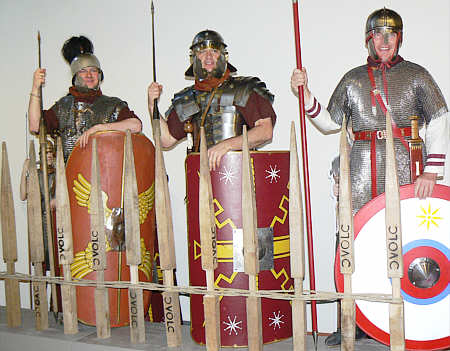 Rmische Legionre zum Anfassen am Aktionstag im Rmerkastell Saalburg