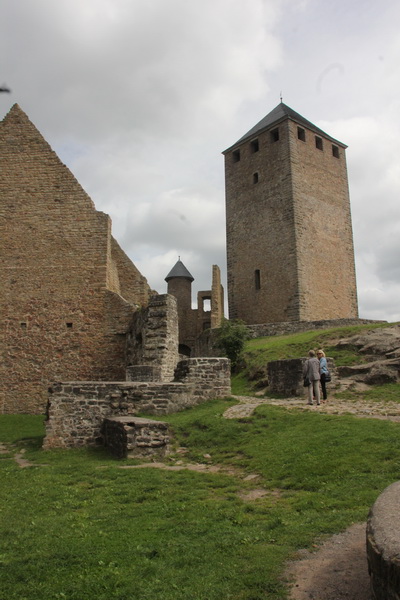 Lichtenberg: Obere Burg mit Bergfried