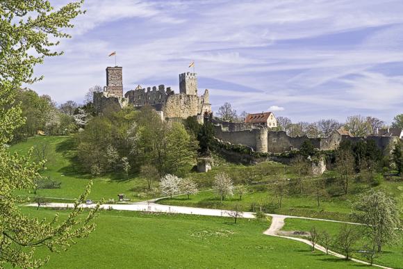 Burg Rötteln bei Lörrach im Frühling. Bild: ssg