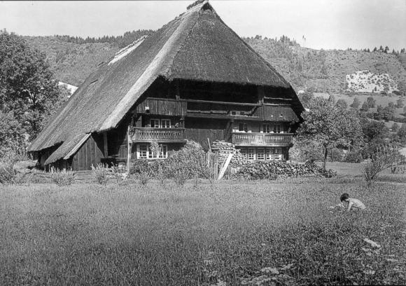 Es ist Frühjahr und auch das Schwarzwälder Freilichtmuseum Vogtsbauernhof in Gutach startet in eine neue Saison. Die fünfzigste übrigens. Und zum 50. Geburtstag präsentiert der Vogtsbauernhof ein ganz besonderes Programm.