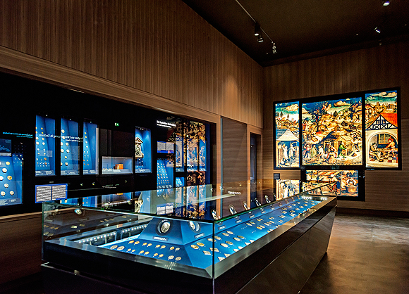 Blick auf die Dauerausstellung des Münzkabinetts, Auftaktraum: Bergbau und Münzprägung in Sachsen, Münzkabinett. Copyright © Münzkabinett, SKD, Foto: Hans Christian Krass