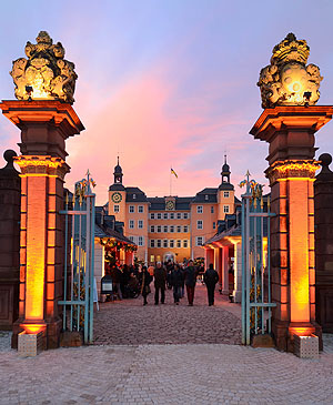 Schwetzingen, Weihnachtsmarkt im Schlosshof