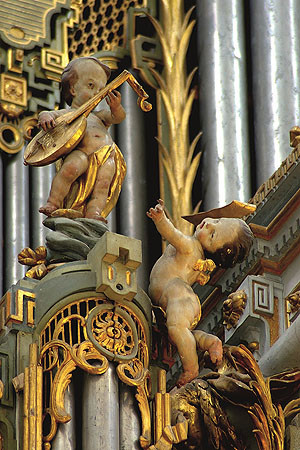 Klosterkirche Salem, Putten an der Münsterorgel. Foto: H. Böhne/SSG