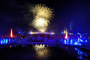 Höhenfeuerwerk im Garten. Foto: Yellow Concerts.