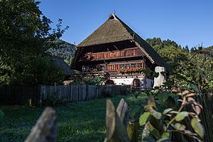 Der Lorenzenhof mit dem Themenschwerpunkt auf der Wald- und Holzarbeit. Foto: Schwarzwälder Freilichtmuseum Vogtsbauernhof, Hans-Jörg Haas