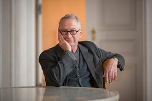 Der Schriftsteller Thommie Bayer liest am 31. Juli aus seinem aktuellen Roman „Einer fehlt“. Foto: Peter von Felbert